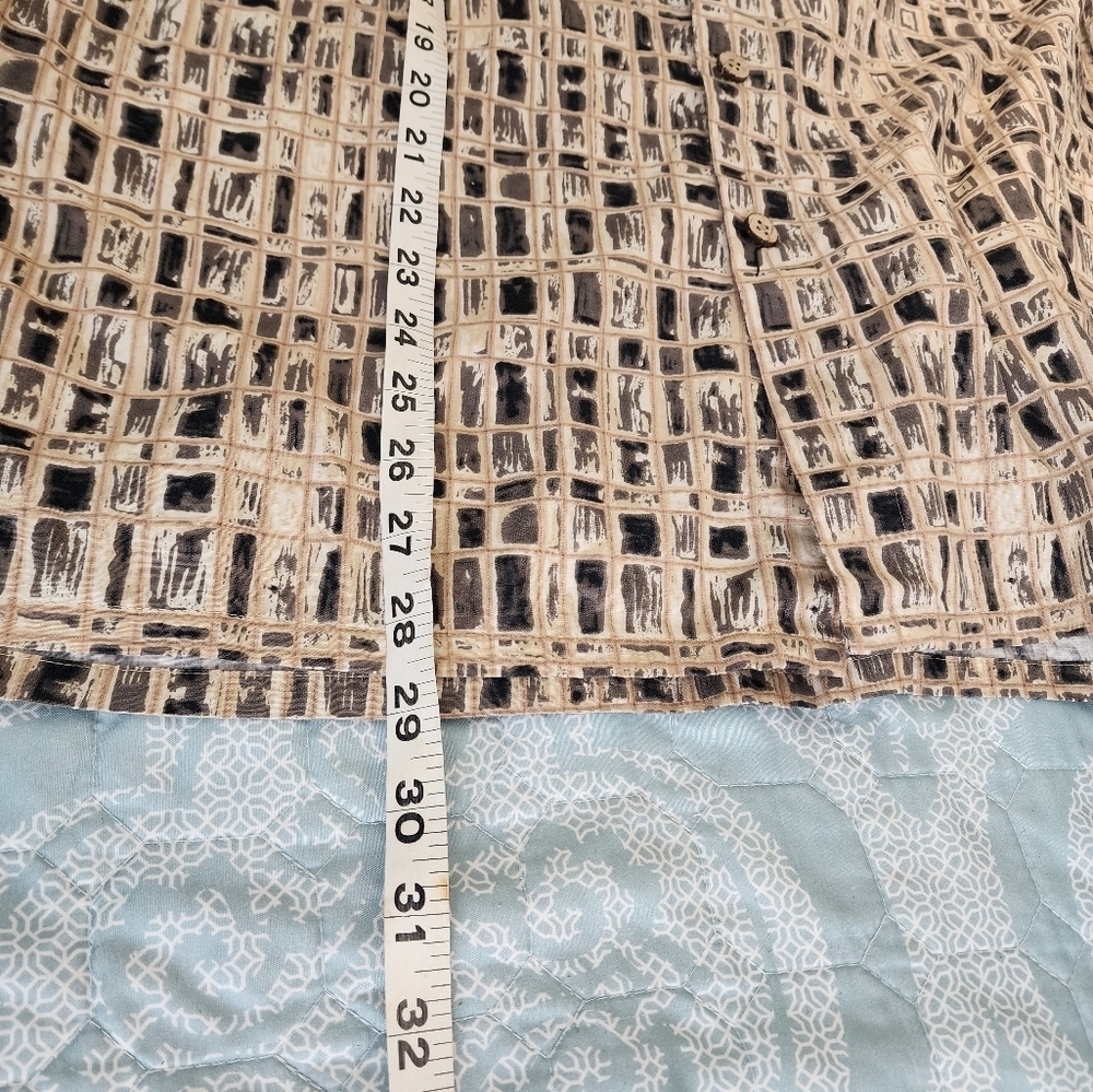 Island Shores Geometric Print Pointed Collar Button Down Tan Men's Shirt  Size L - Picture 5 of 5